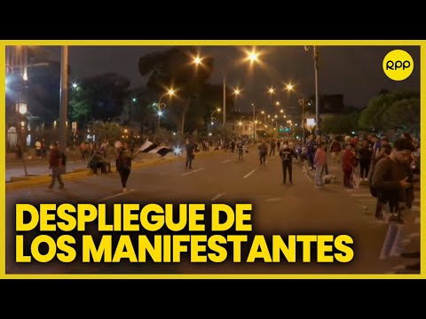Policía dispersa a manifestantes en el Centro de Lima