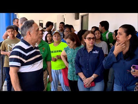 Inspeccionan Colegio Elena Chávez de Pinate tras desprendimiento de losa