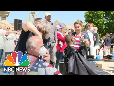Protesters Give Haircuts In Front Of MI Capitol To Protest Barber, Salon Closures | NBC News NOW