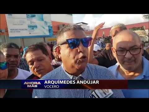 Demandan entrega de mercado municipal en La Vega