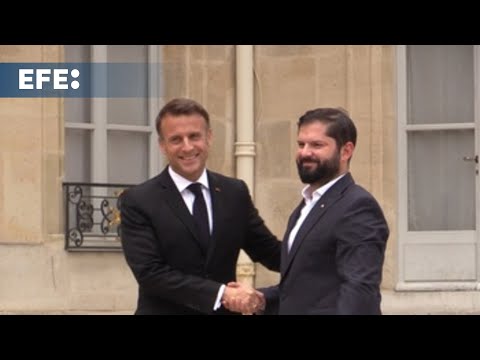 Gabriel Boric cierra con un almuerzo de trabajo con Macron su gira europea