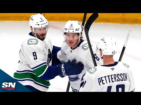 Canucks Score Twice in 28 Seconds for Commanding Lead over Blackhawks