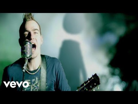 Three Days Grace - I Hate Everything About You (Official Video)
