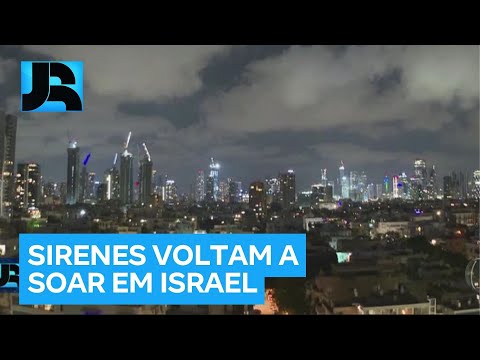 Sirenes voltam a soar na região central de Israel na noite desta quinta (26)