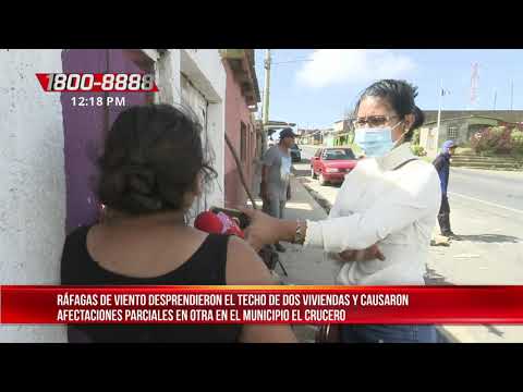 Ráfagas de viento desprenden el techo de viviendas en El Crucero - Nicaragua