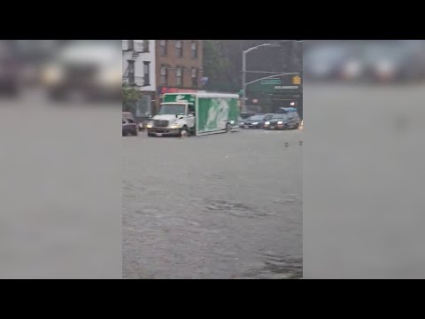 Las inundaciones en Nueva York colapsan la ciudad tras la declaración del estado de emergencia