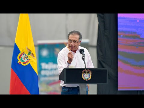 Presidente Petro en el lanzamiento de la primera Facultad de Inteligencia Artificial en Colombia