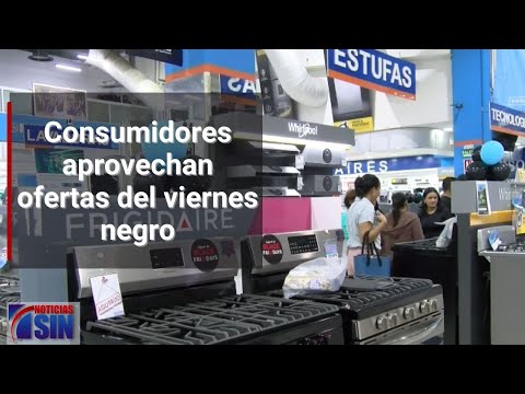 Consumidores aprovechan ofertas del viernes negro