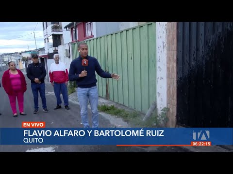 Moradores del barrio Flavio Alfaro, en Quito, denuncian una grave fuga de agua