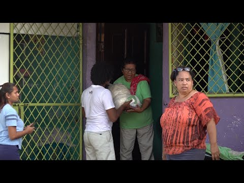Familias del barrio La Primavera reciben Paquetes Alimenticios