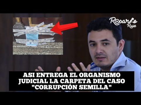 Organismo Judicial  pega carpeta del caso Corrupción Semilla en puerta del Congreso Samuel Pérez.