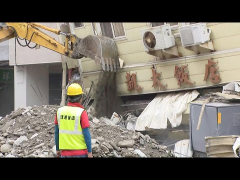 Powerful tremors damage buildings in Taiwan | AFP