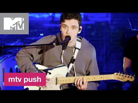 Lauv Performs ‘Paris In The Rain’ (Live Performance) | MTV Push