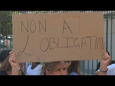 Covid: à Marseille, des soignants manifestent contre la vaccination obligatoire | AFP Images