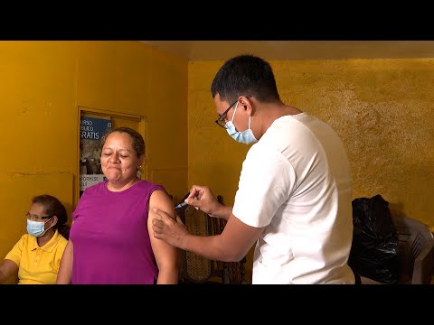 Familias del barrio San Ignacio reciben atención y medicina gratuita en feria de salud
