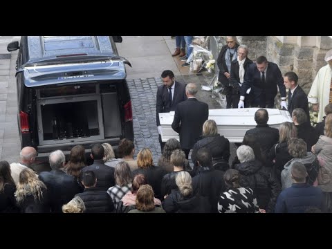 «Tu es partie trop tôt» : à Lillers, les émouvantes obsèques de la petite Lola