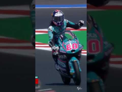 ¡Otra vez David Alonso!  Con 4 décimas de ventaja sobre el 2º, la pole en Moto3 es suya #MotoGP