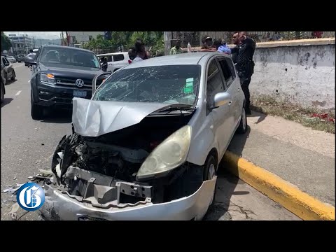 Accident on HWT Road, three vehicles involved
