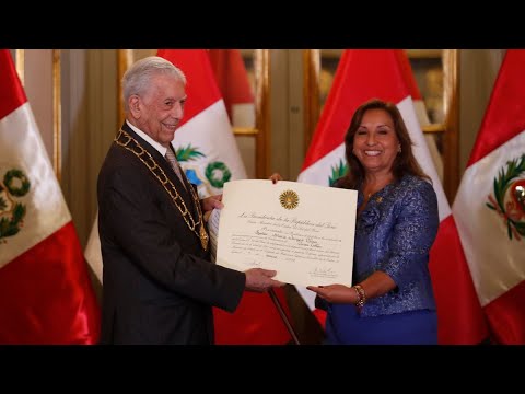 AMLO SE PONE PAREJA DINA BOLUARTE POR RECONOCIMIENTO AL FACHO DE DON VARGAS [LLOSA]