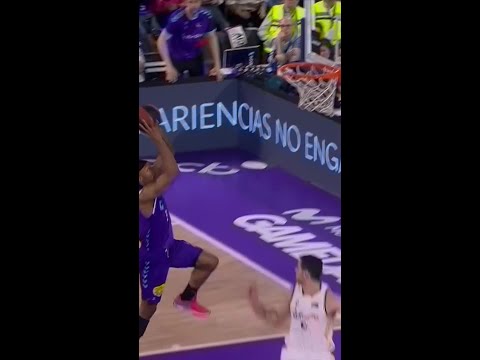 Tapón potente de MATT HAARMS para que MATHIEU KAMBA machaque | Liga Endesa 2023-24