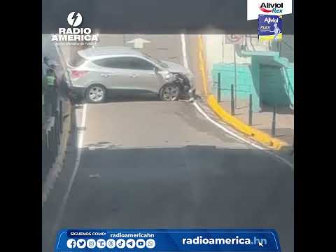 Aparatoso accidente en El Hoyo de Merriam en Tegucigalpa