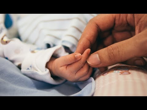 Reino Unido: Nace el primer bebé con ADN de tres progenitores