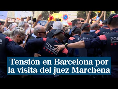 Empujones y protestas por la visita del juez Marchena a Barcelona