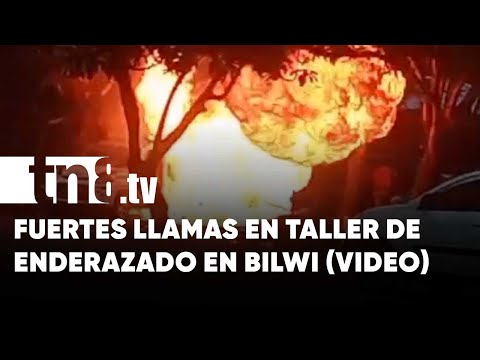 ¡Fuego! Vehículo en llamas causa pavor en un taller de Bilwi (VIDEO) - Nicaragua