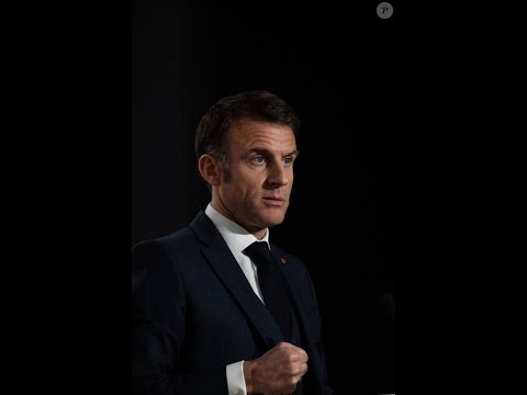 Certains aimeraient avoir des biceps... : Emmanuel Macron accusé d'avoir fait retoucher ses phot