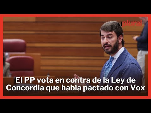 Mañueco vota contra la Ley de Concordia que pactó con Vox tras perder una votación por su abstención