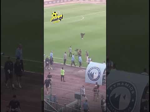 جدو يمنع المدير الفني ل بيراميدز من الاحتكاك بالحكم الرابع بعد نهاية الشوط الأول