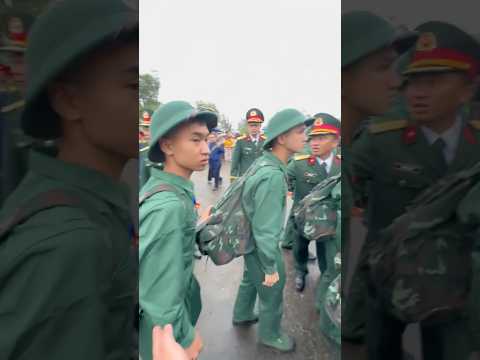 Tập hợp lên xe chuẩn bị lên đường nhập ngũ #respect #bodoivietnam #bodoicuho #quandoivietnam