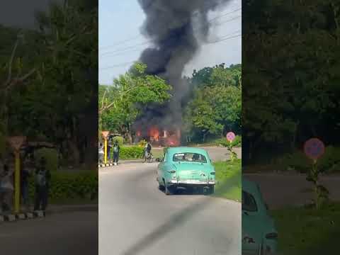 Reportan incendio de un autobús en Alamar, La Habana, Cuba