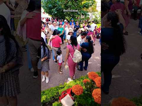 Baile y #tradicion #berriozábal #bailesmexicanos #danza #usa #tradiciones #baile #marimba #chiapas