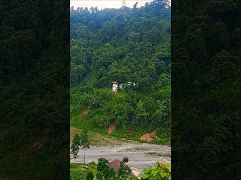 Do dil mil rahe hai || Pahad view || #viralpost​ #viralshorts​ #nature​ #shorts​