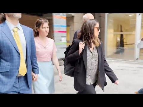 Amanda Knox arrives in Florence court for slander trial