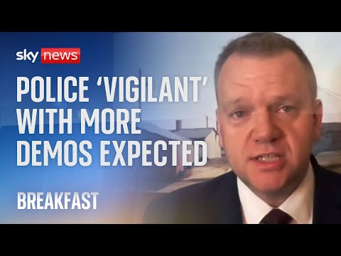 UK riots: Minister warns 'the police will be coming for you' with weekend protests expected