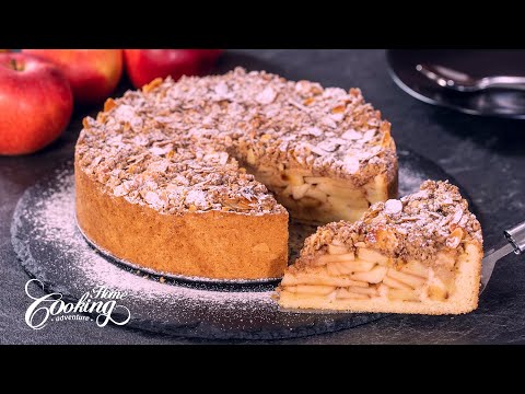 German Apple Streusel Cake - Apfelkuchen mit Streusel