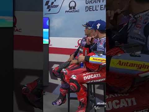 Poco más y gano: Marc Márquez viendo el toque de Bastianini y Martín #EmiliaRomagnaGP #MotoGP