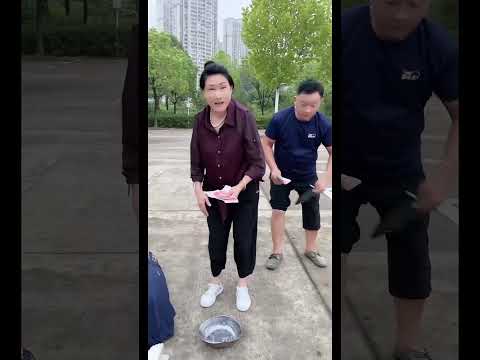 Kind woman help #motivation #positivevibes #lnspiration