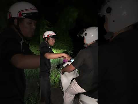 Hai đứa tới nước ròi nhà nghỉ thiếu gì không vào vào bụi lùm cho mủi chít