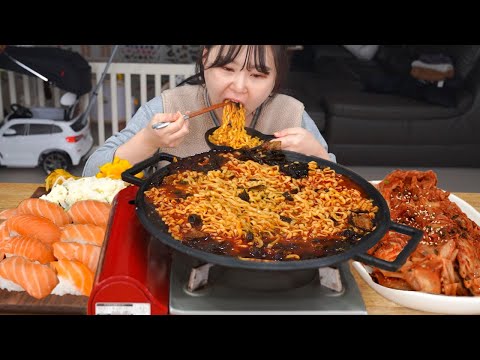 🔥불닭미역탕면과 연어초밥 이 조합 꼭 드셔보세요!!🔥 MUKBANG
