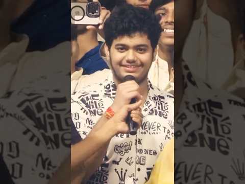 ये लड़का इतना कैसे खा लेता है😛😛 #aniruddhacharyaji #shorts #comedy