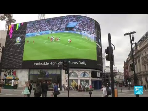 Les supporters anglais dans les starting-blocks pour la finale de l'Euro-2021 • FRANCE 24