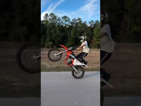 Follow INSTAGRAM Cody_Stuntin #shorts #wheelie #ytshorts #entertainment #explore #ig #youtubeshorts