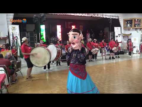 Grupo de Bombos Cana Verde de Montreal atuando em Kingston nas festividades do Dia de Portugal
