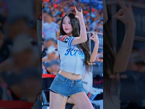 하이키 서이 🌸 KT 'Hit <strong>Me</strong>!' 아웃송🌷✨️H1-<strong>KEY</strong> 원본 4k 직캠 fancam kt 위즈 공연 퍼포먼스 무대