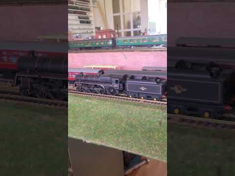 #ooscale #modeltrain Bachmann BR class 5 with a 1967 tomatoes train Weymouth--Westbury