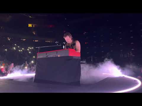 Morgan Wallen "Sand In My Boots"  Live at Madison Square Garden