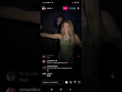 Shakira sorprende a Carlos Vives en concierto (IG Live) #shorts